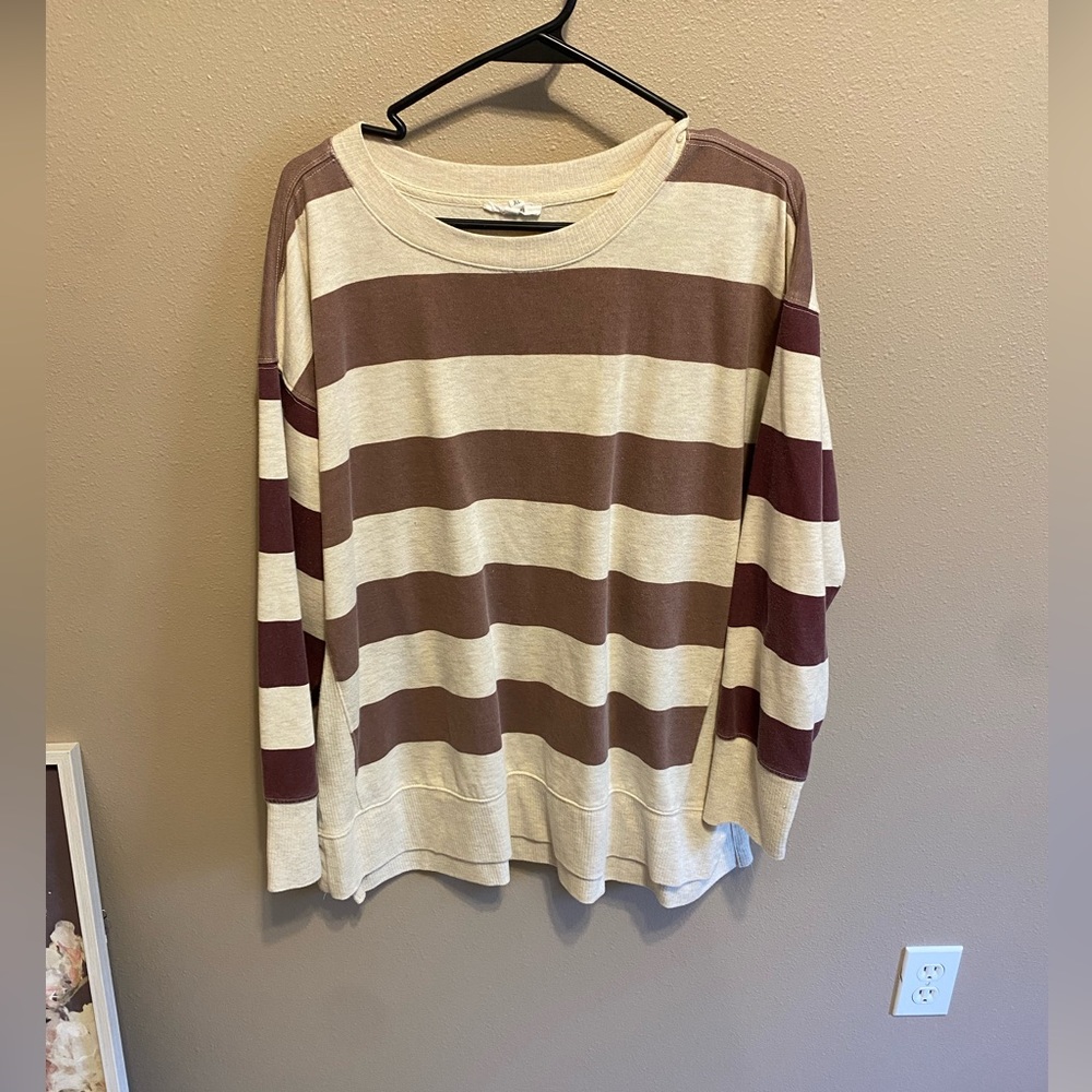 *FLASH SALE* Maurice’s crew neck sweatshirt